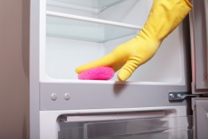خطوات سريعة لتنظيف الثلاجة
