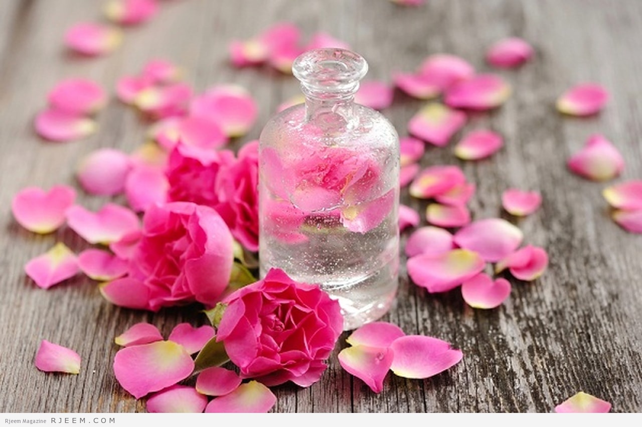 6 استخدامات جمالية لماء الورد