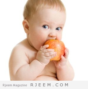 تغذية الرضع من ثلاثة اشهر الى اثنا عشر شهرا