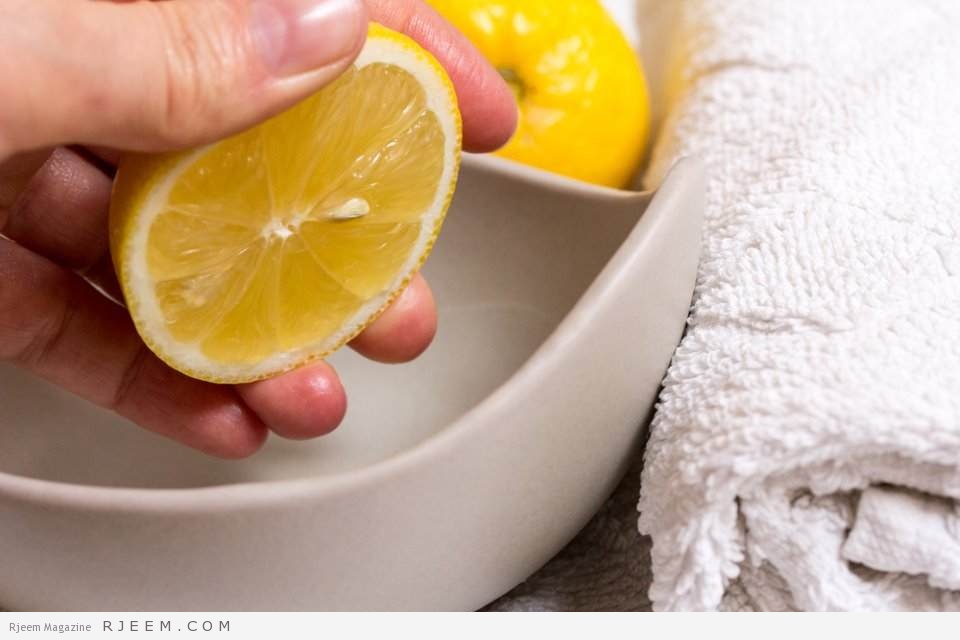 صورة لعملية تحضير قناع باستخدام الليمون