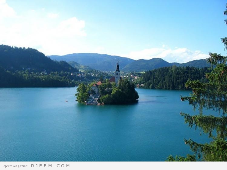 جزيرة الكنيسة بحيرة بليد في سلوفينيا