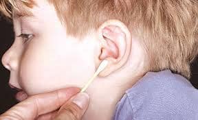 أسباب زيادة شمع الأذن عند الأطفال وطرق علاجها