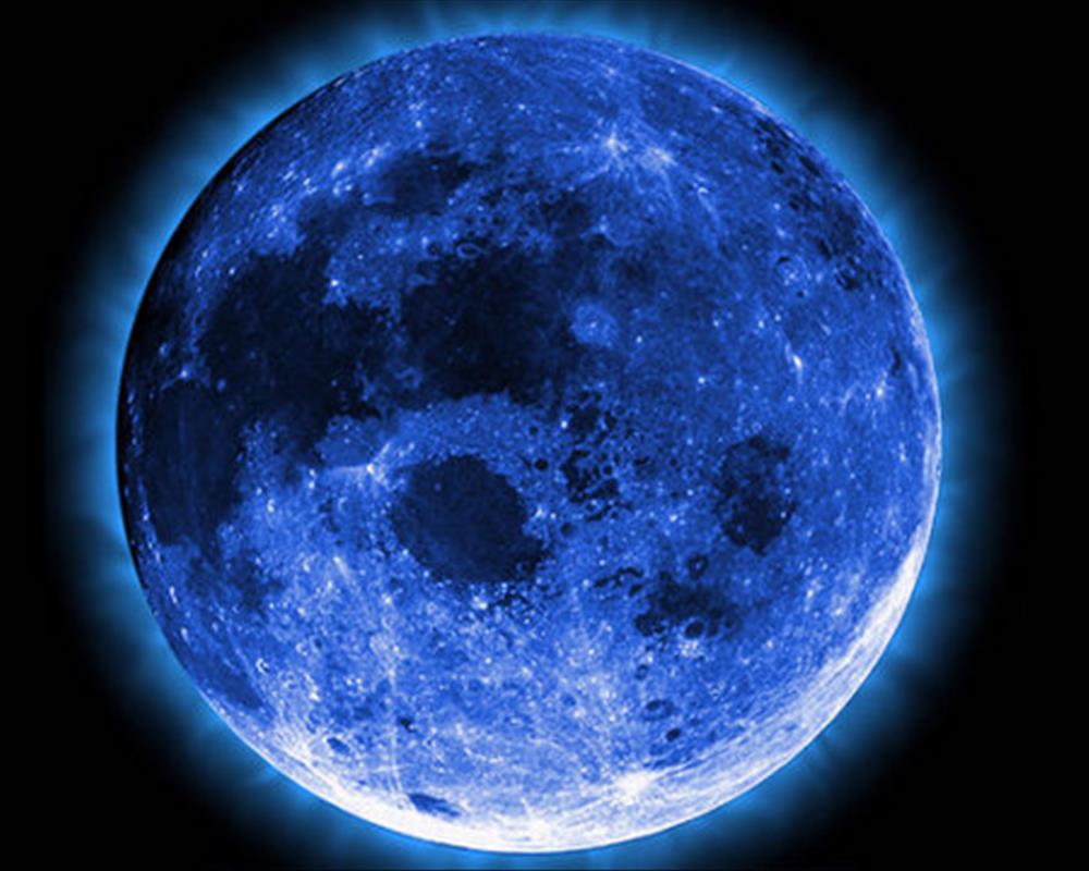 صورة القمر الازرق الدموي