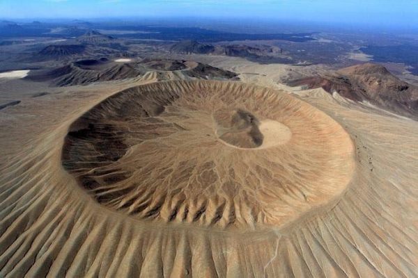 البركان الأبيض في حرة خيبر بالسعودية 
