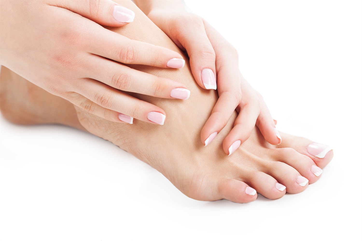 الطريقة الصحيحة لترطيب القدمين , علاج جفاف القدمين