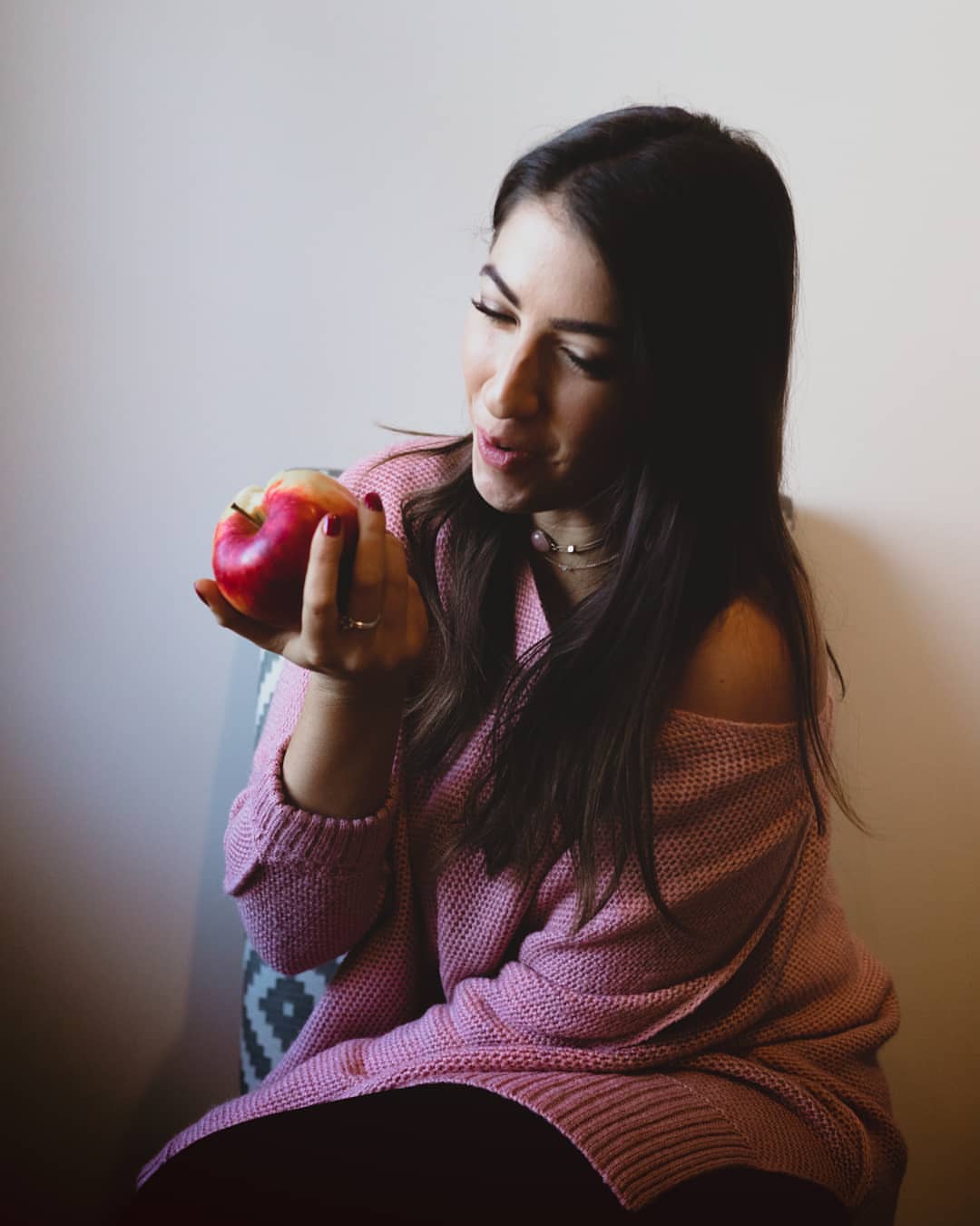 فوائد التفاح للشعر الجاف
