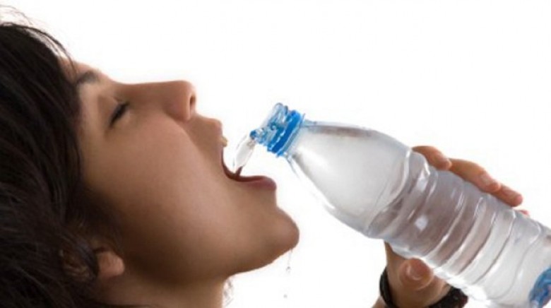 فوائد شرب الماء في شهر رمضان 