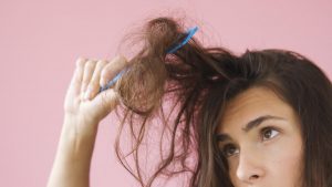 17 أسرع خلطة منزلية لتنعيم الشعر