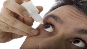 طرق طبيعية لعلاج جفاف العين