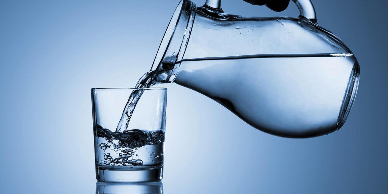 فوائد شرب الماء في الصباح , شرب الماء على معدة فارغة
