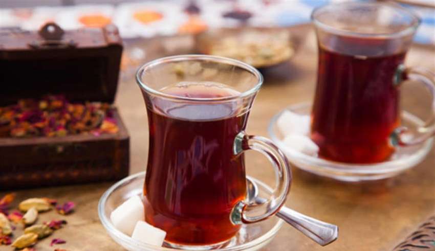 فوائد الشاي الطبيعية لعلاج الإسهال وتنظيف الأمعاء من السموم