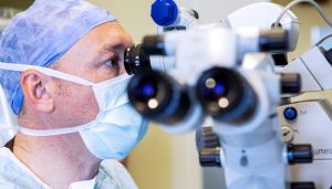 أفضل 11 طبيب عيون في الرياض